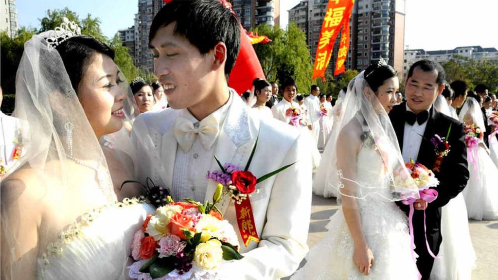 Marriages in China decline