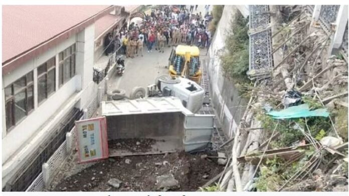 Dehradun Mussoorie road accident