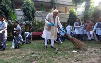 स्वच्छ भारत मिशन के 10 साल पूरे, PM मोदी ने बच्चों संग की सफाई SWACHH BHARAT MISSION