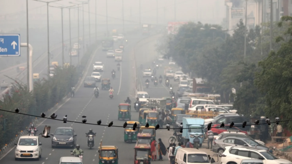 DELHI OLD VEHICLES FUEL BAN