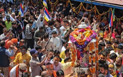 केदारनाथ धाम के कपाट खुलने की प्रक्रिया शुरू, पंचमुखी डोली ऊखीमठ से रवाना KEDARNATH DOLI
