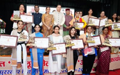उत्तराखंड में नारी शक्ति को नमन, 13 महिलाओं को तीलू रौतेली पुरस्कार, 33 आंगनबाड़ी कार्यकत्रियां भी हुई सम्मानित UTTARAKHAND WOMEN EMPOWERMENT