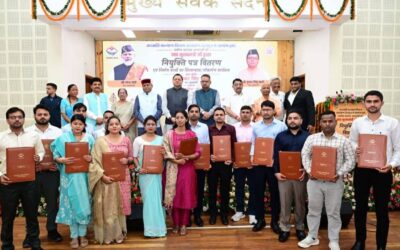 जनजाति कल्याण विभाग के आश्रम पद्धति विद्यालयों को मिले 15 सहायक अध्यापक, सीएम धामी ने बांटे नियुक्ति पत्र TRIBAL DEVELOPMENT IN UTTARAKHAND