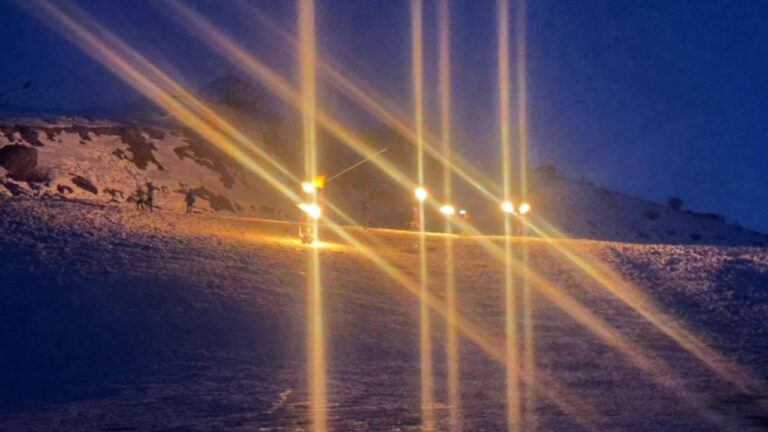 NIGHT SKIING IN AULI: